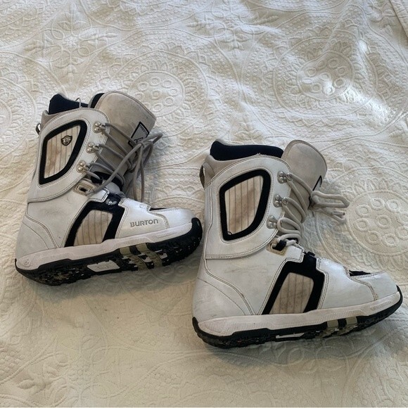 Burton Men’s Freestyle size 8 Snowboard Boots - Picture 1 of 8